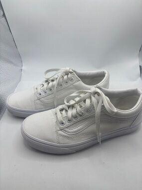Vans Old Skool True White on White Low top Sneaker SZ 8.5 leather accents casual